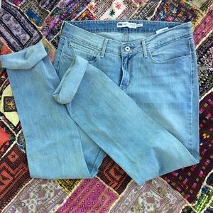 NWOT Levi's Straight Leg Jeans